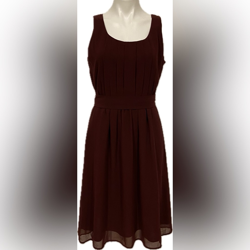 BANANA REPUBLIC WINE PLEATED SLEEVELESS BELTED ZIPPER BACK FIT FLARE WORK DRESS